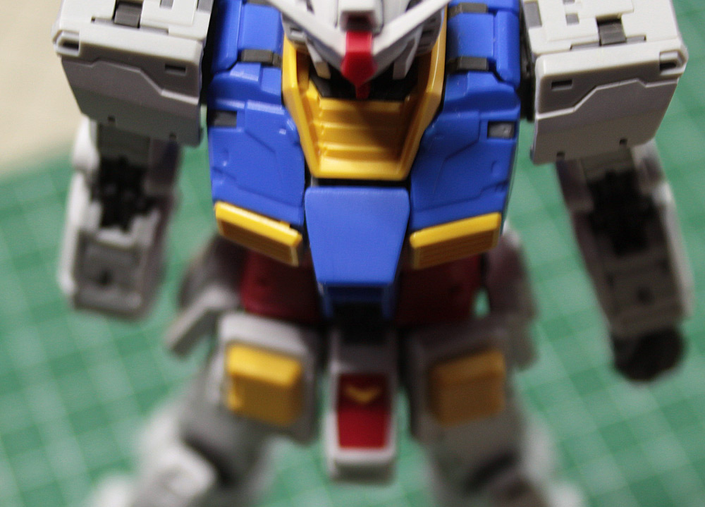 RG 1/144 RX-78-2 ガンダム Ver.2.0 改修・全塗装製作03 完成 親父がVer.2.0にこだわるわけだ… -ぱとぷら